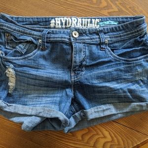 Hydraulic jean shorts